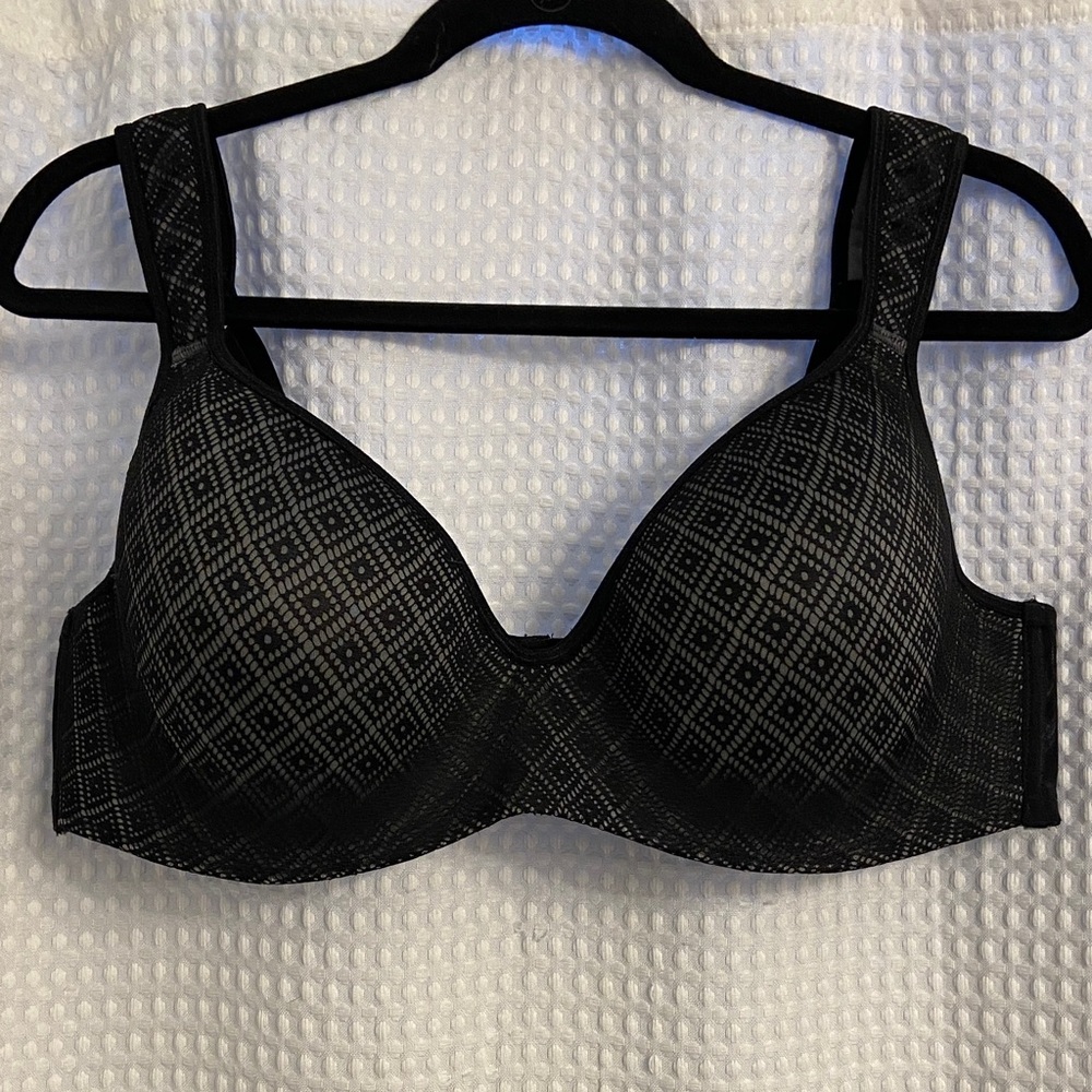 Jessica Simpson Black Geometric Bra